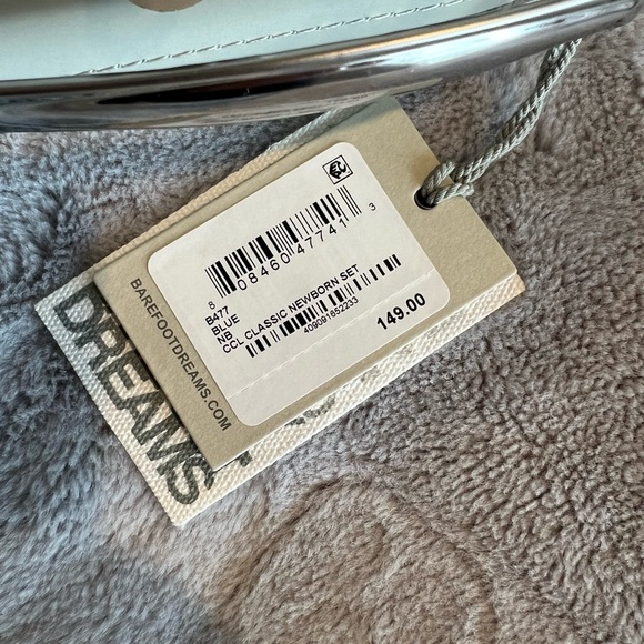 NWT Barefoot Dreams newborn set without socks cardigan pants beanie hat NB blue - Picture 6 of 7